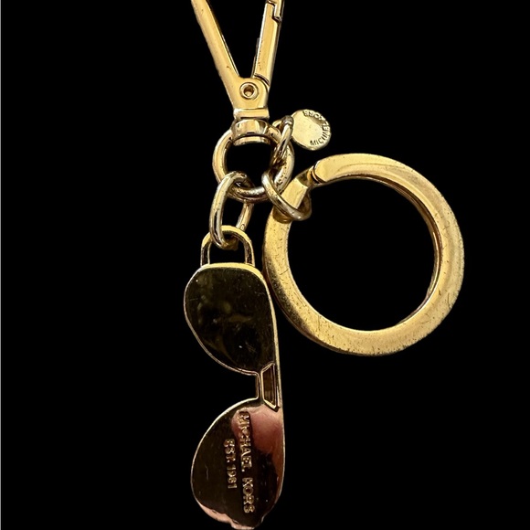 MICHAEL KORS KEYRING OR BAG CHARM with SUNGLASSES in silver and gold. - Picture 2 of 2